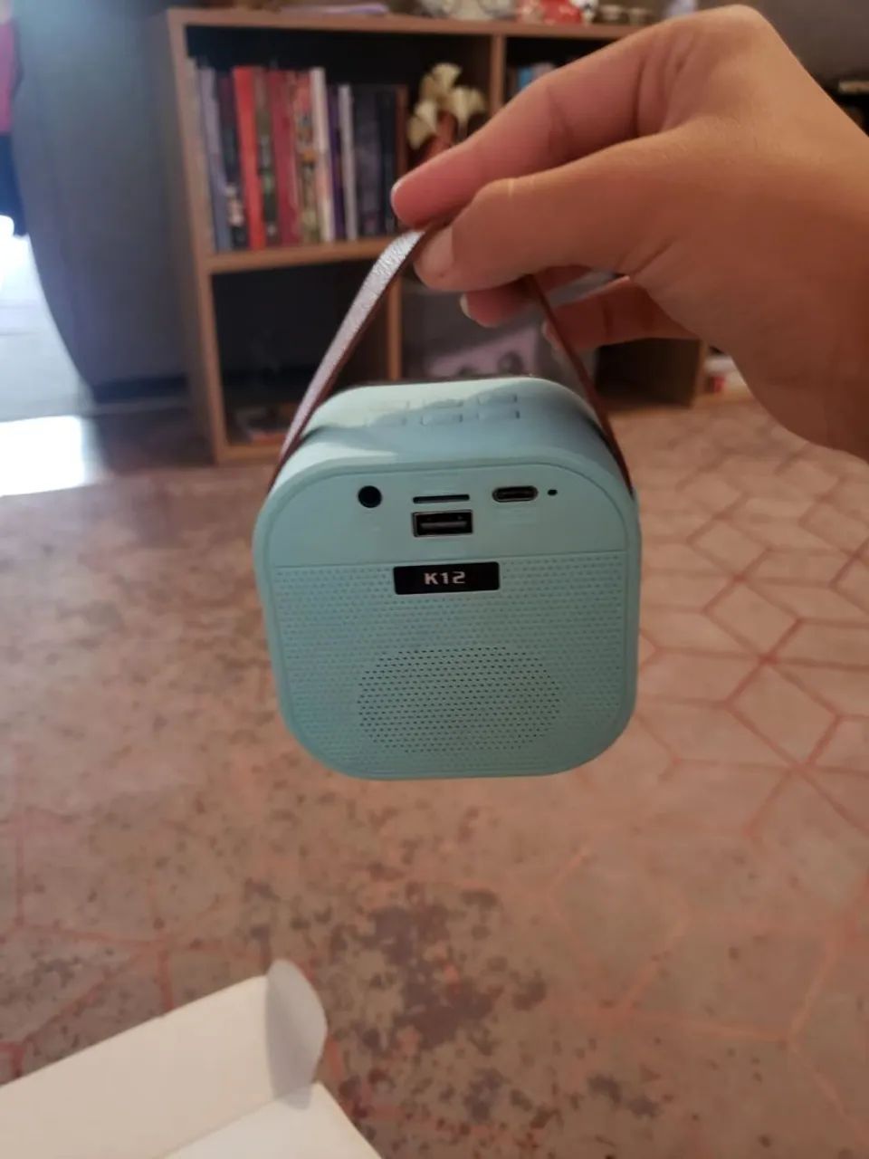 Mini microfone com mini caixa de som para karauke - Foto 4