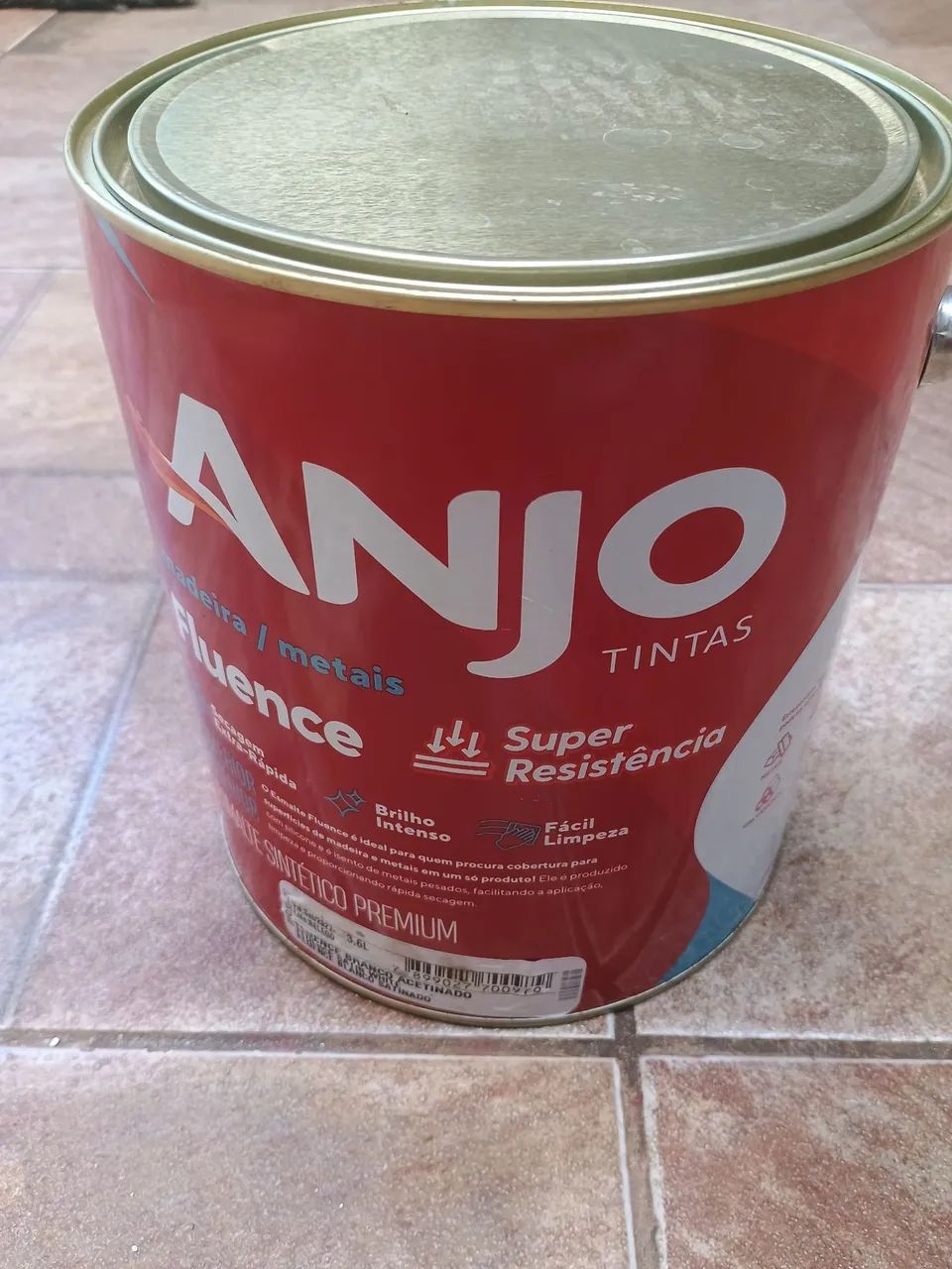 Esmalte branco acetinado 