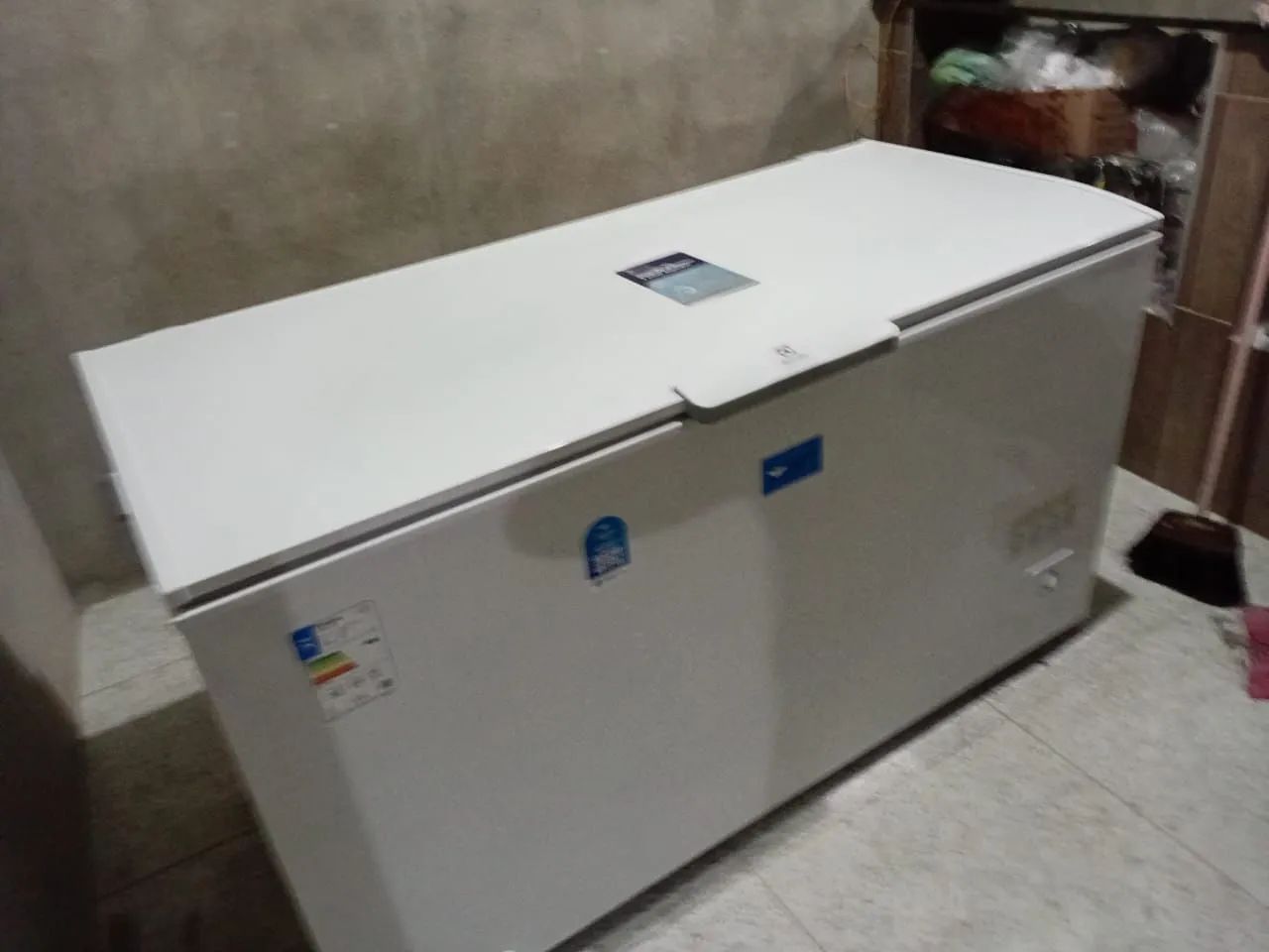 Freezer Eletrolux 1 porta Semi Novo - Geladeiras e Freezers - Nova