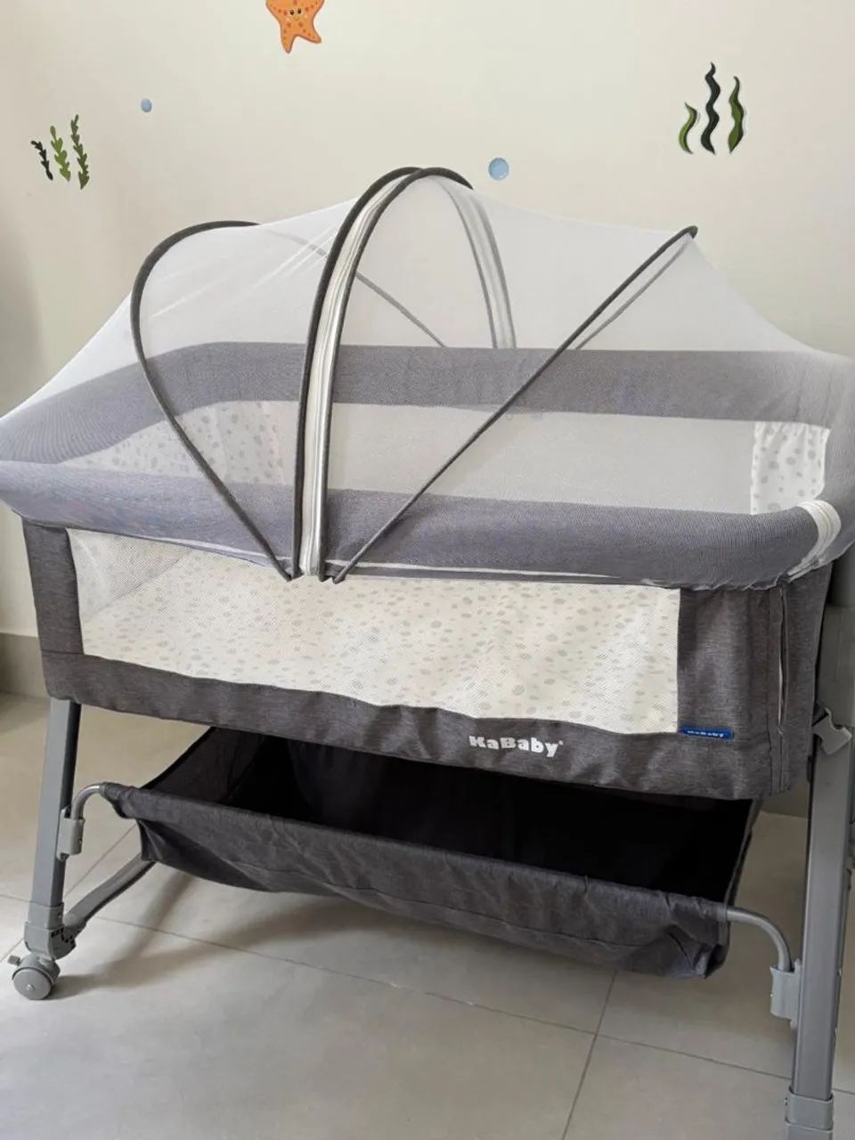 Vendo Berço Portátil Moises Co-bed Com Balanço Mosquiteiro e Cesto Cinza - Kababy - Foto 6