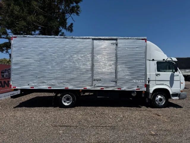 VW Volkswagen 9-150E Cummins 4X2 2009 Caminhão 3/4 Com Baú Furgão Seco Revisado - Foto 3