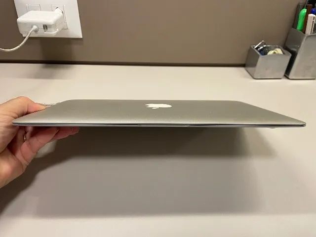 MacBook Air 11インチ・C5／8G／256G／オフィス・W11・箱付 MacBook Air de 11 polegadas - Loja Padrão