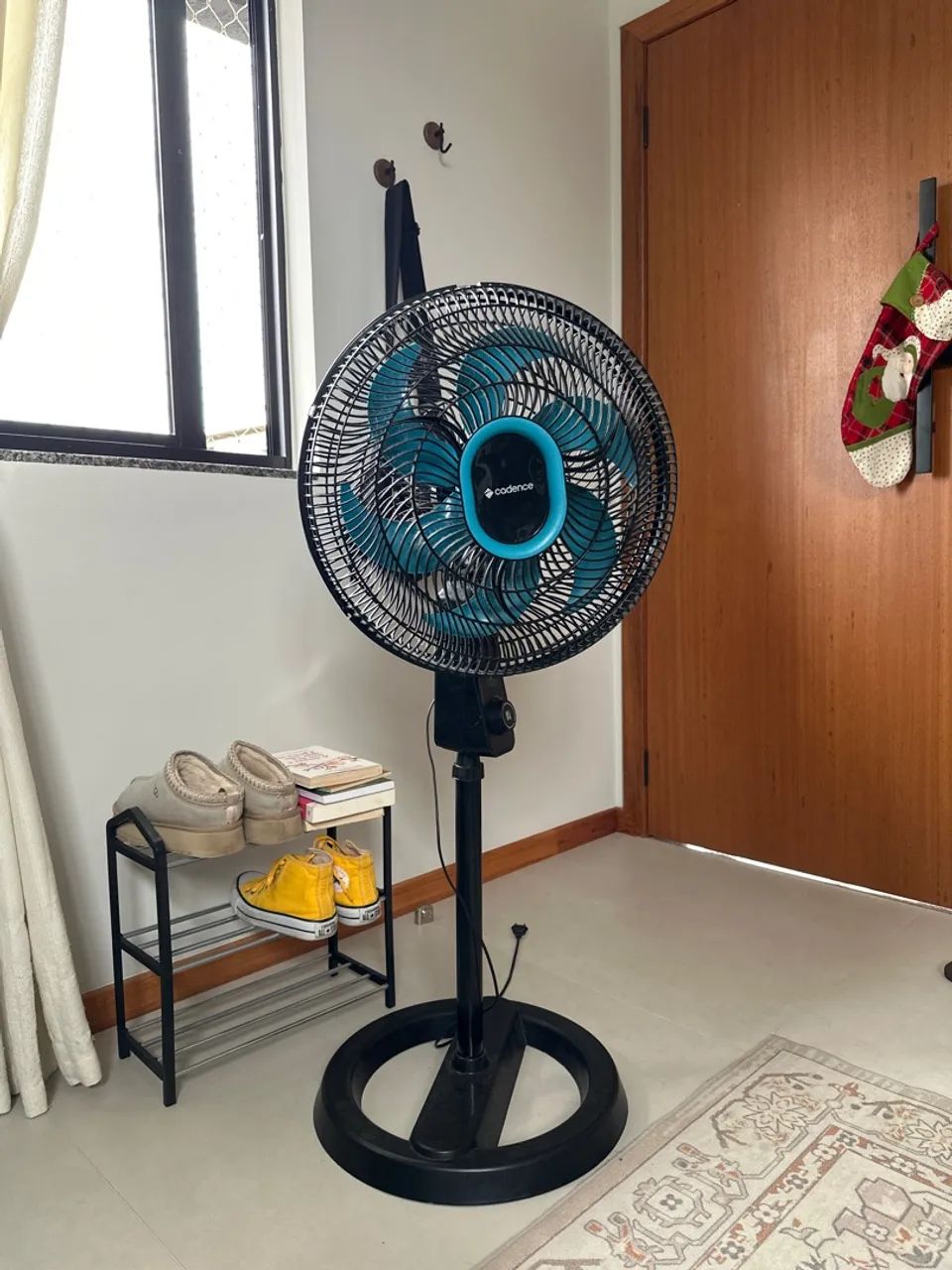Ventilador de pé cadence 