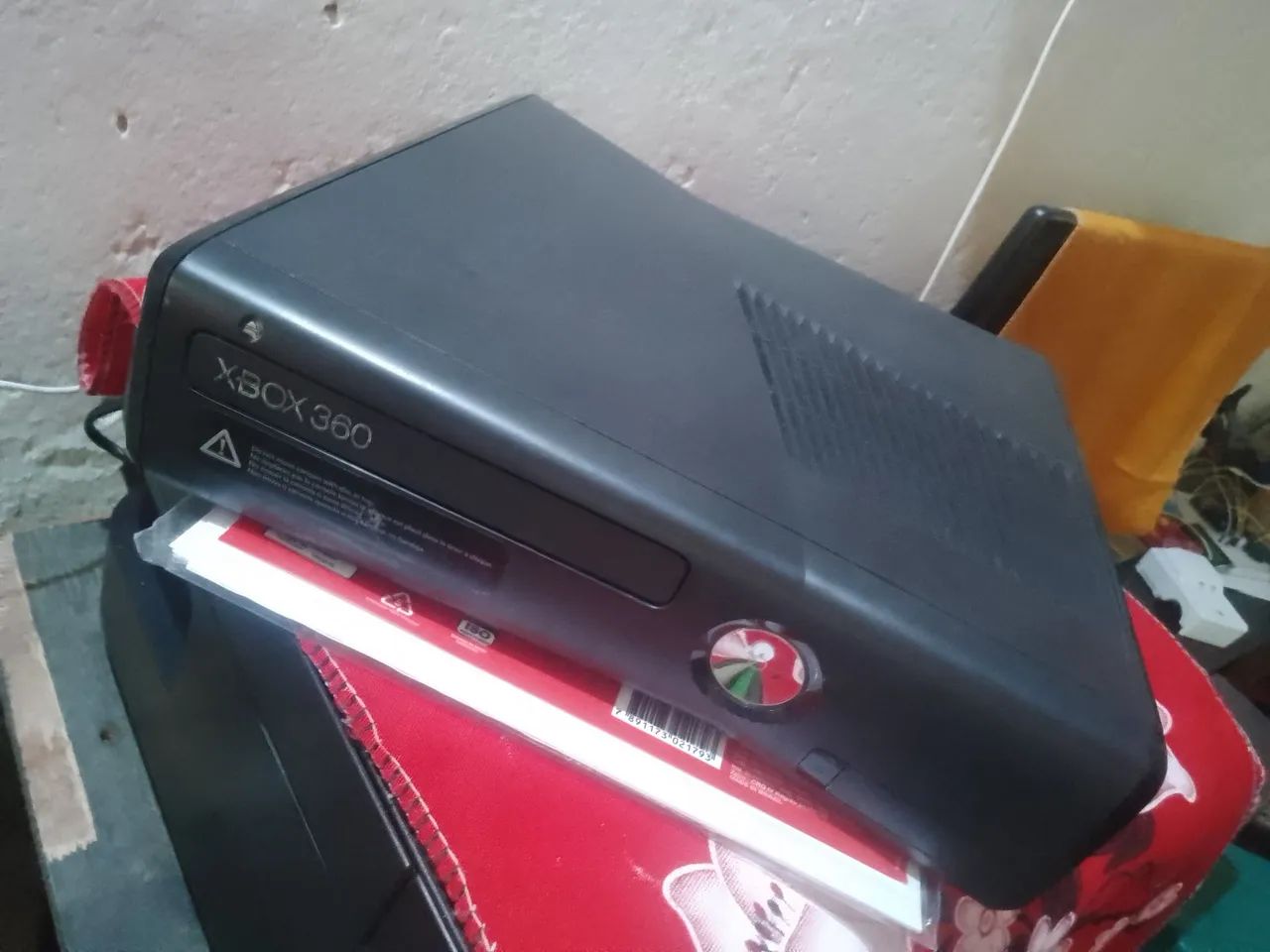 Xbox 360 slim com defeito  - Foto 3
