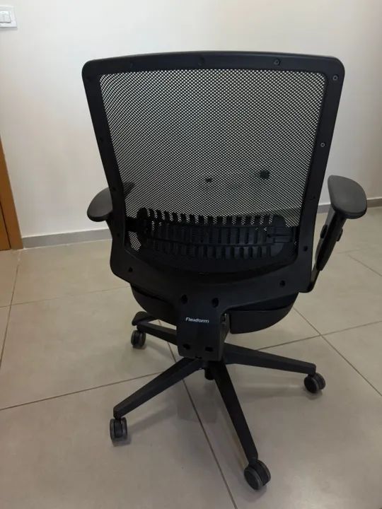 4 cadeiras FlexForm - Praticamente Novas - Foto 4