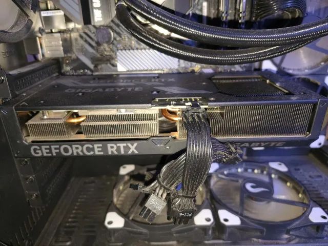 RTX 4070 12GB Windforce Gigabyte - Foto 2