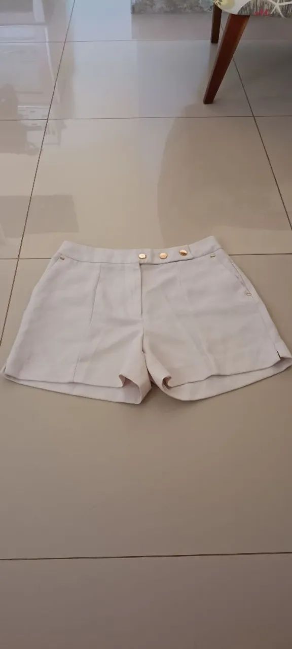 Short feminino branco 
