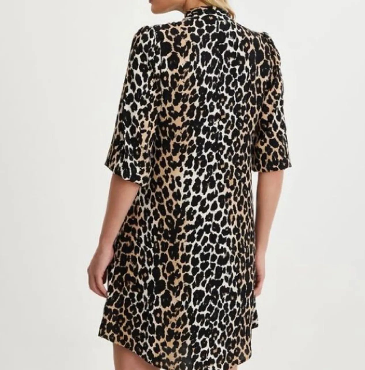 Vestido  animal print Renner  - Foto 2