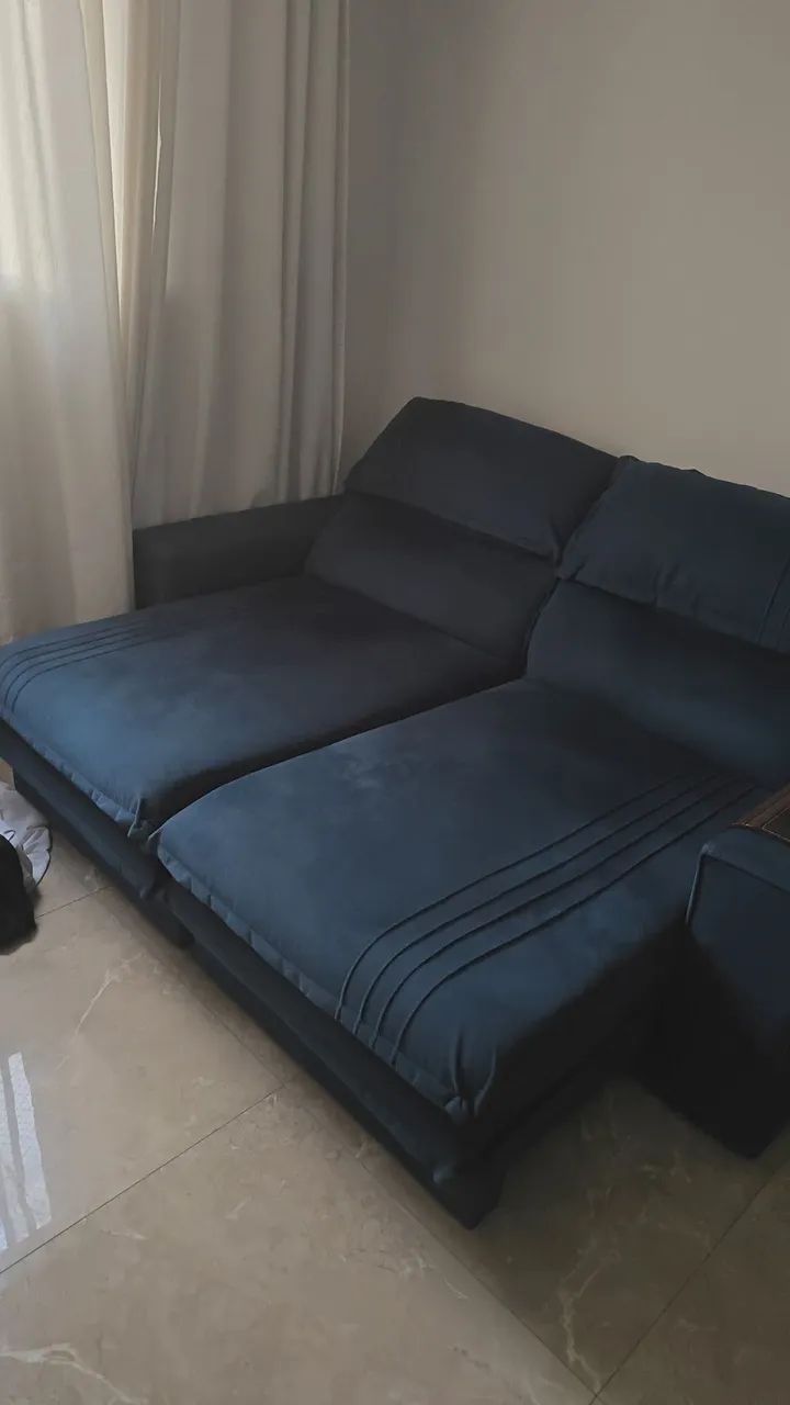 Vendo sofá retrátil em ótimo estado, com 1 ano de uso.  - Foto 5