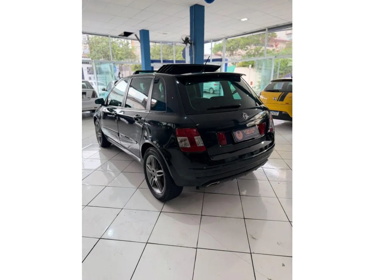 Fiat Stilo Dualogic 1.8 Blackmotion Flex 8V 2010 - Foto 3