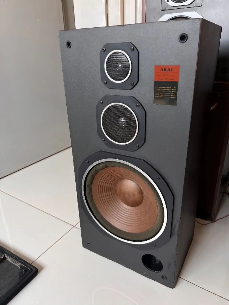 Caixas Akai SW A3