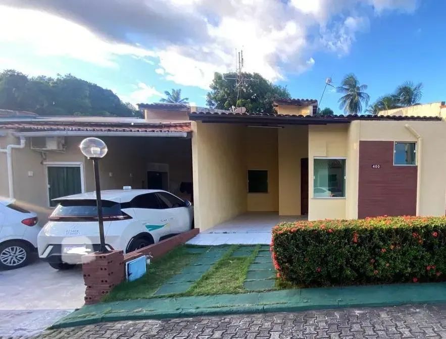 Casa Plana em Condomínio com 3 Quartos na Região da Maraponga