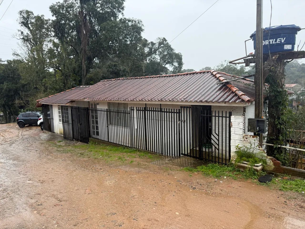 Alugo casa 