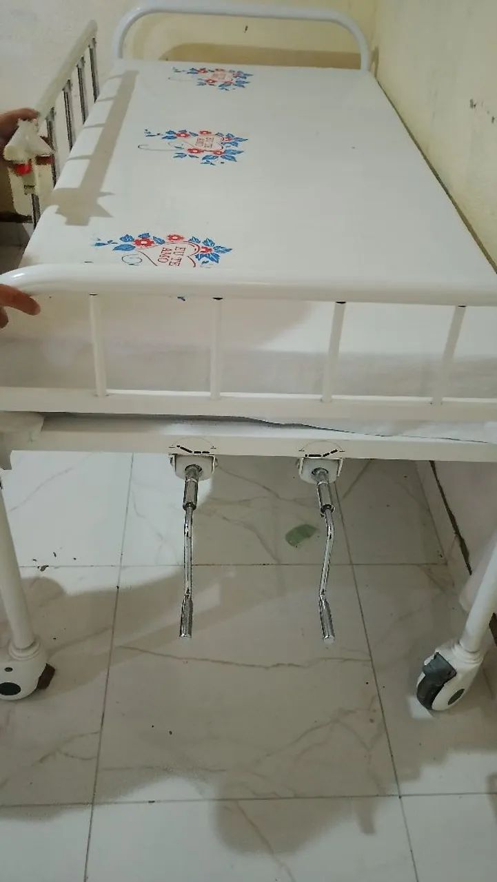 Cama hospitalar com colchão,semi novo - Foto 5