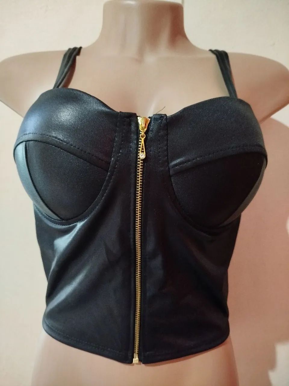 Cropped de couro  - Foto 2