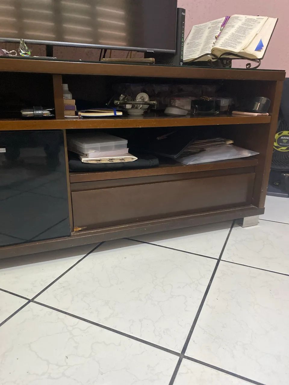 Rack Madeira com vidro - só retirada  - Foto 2