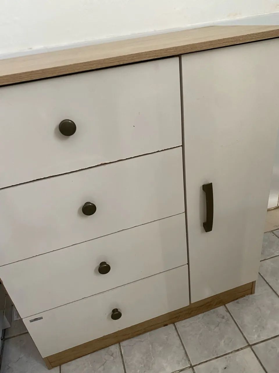 Cômoda com 4 gavetas e porta(usada) - Foto 2