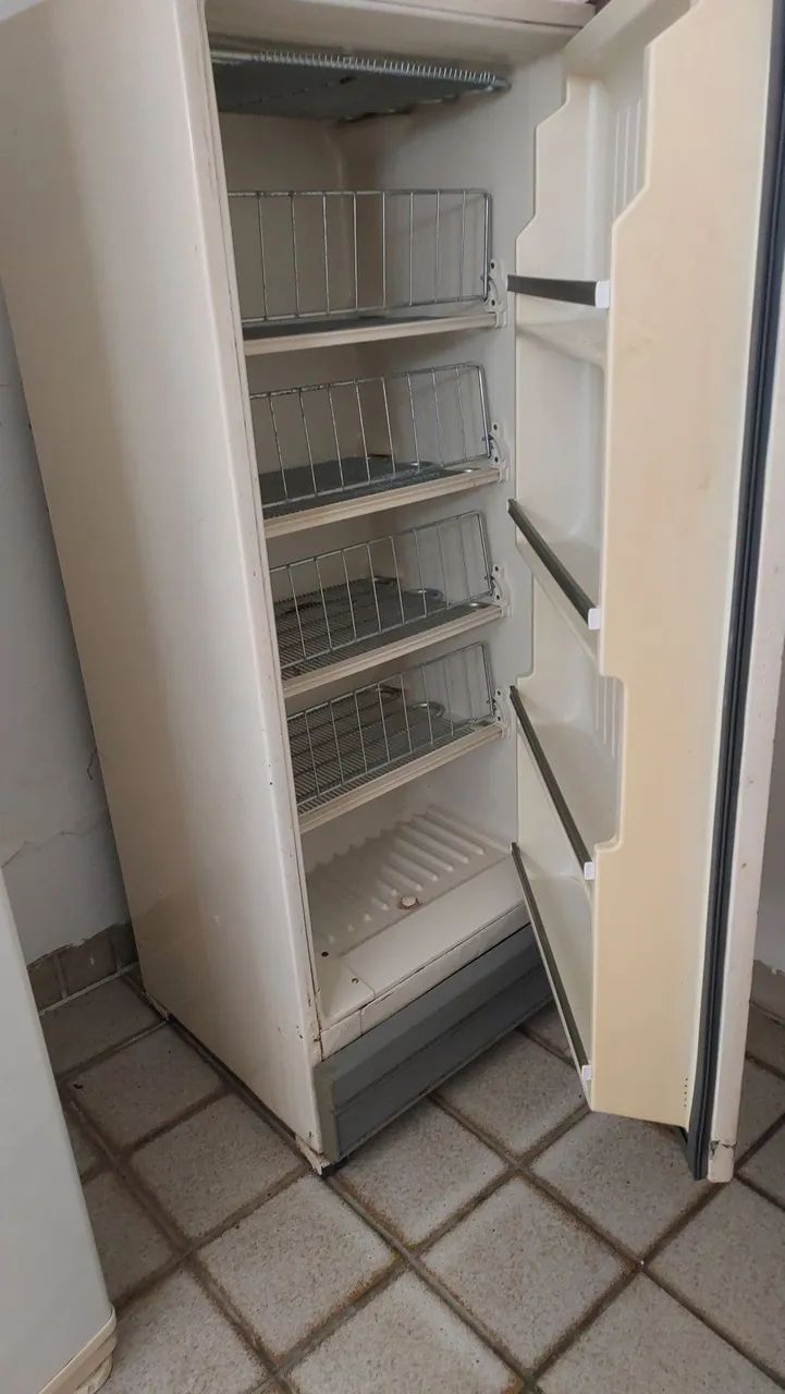 Freezer vertical com gavetas