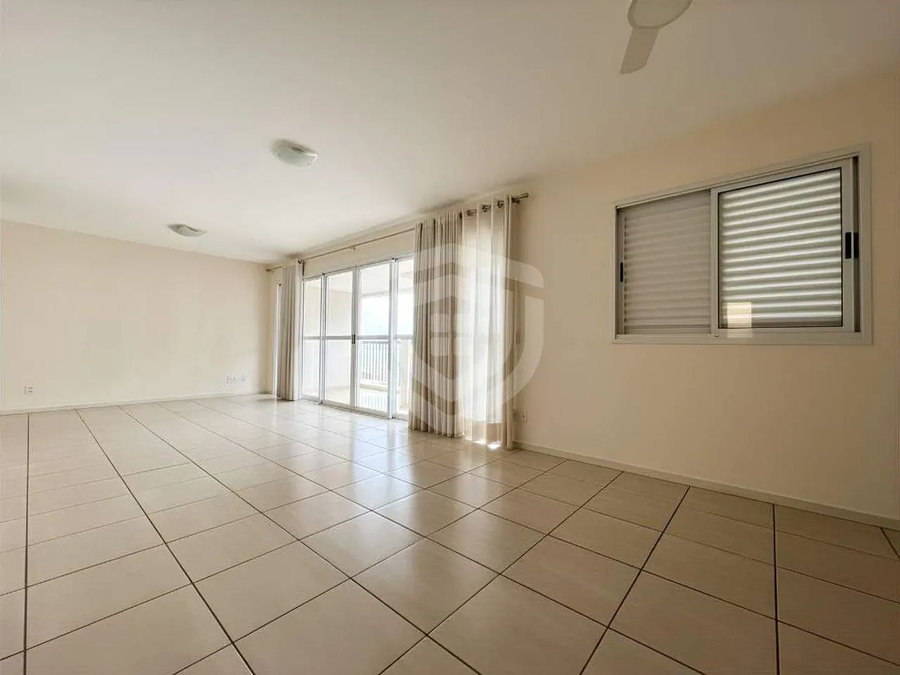 Apartamento para locação com 3 quartos 130m² Edifício Europa