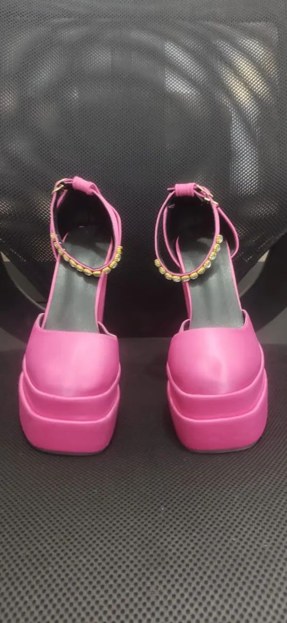 Sapato plataforma estilo Meduza