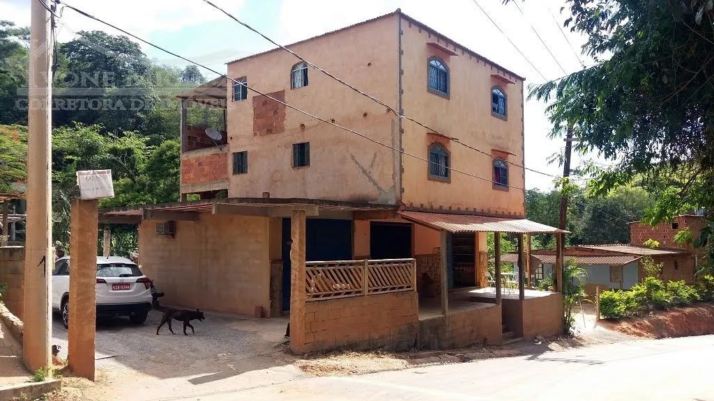 Prédio Inteiro em Arcozelo - Paty do Alferes