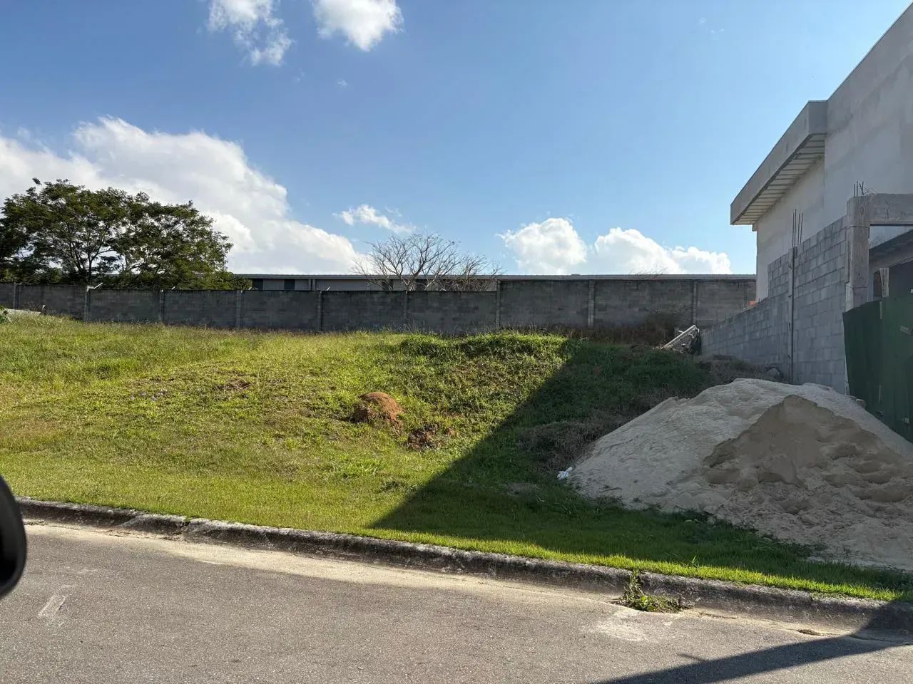 Lote/Terreno para venda com 360 metros quadrados em Condomínio Bellavittá - Caçapava - São