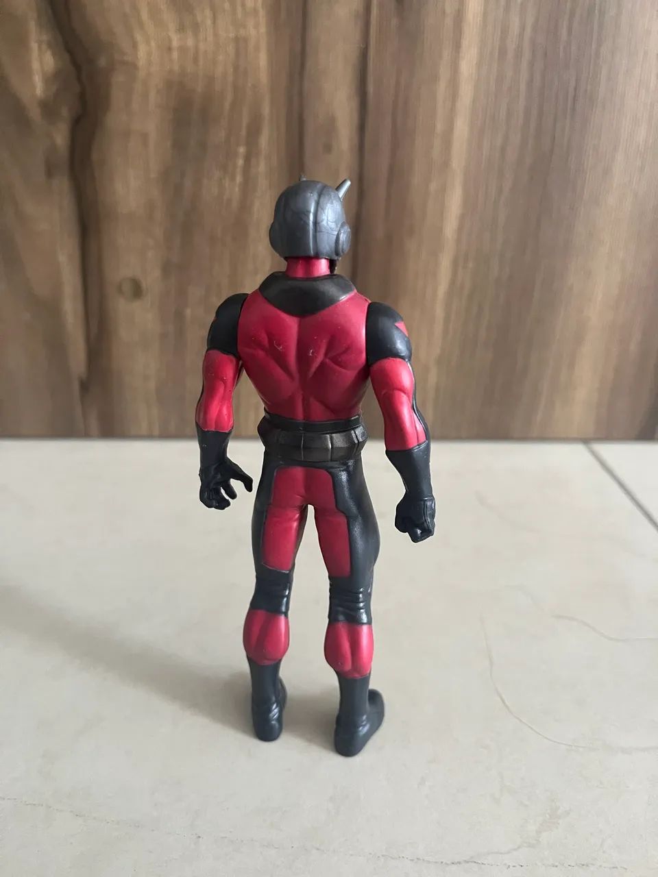 Boneco modelo básico do Homem-Formiga (15 cm) da Hasbro - Foto 2