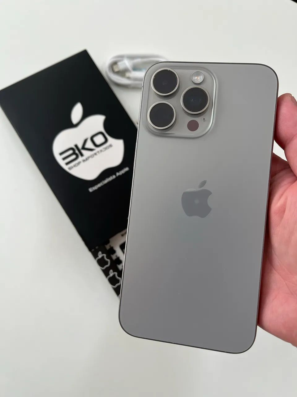 iPhone 15 Pro Max 512GB バッテリー容量100% ムスビー｜iPhone15 Pro Max 512GB ナチュラルチタニウム au版