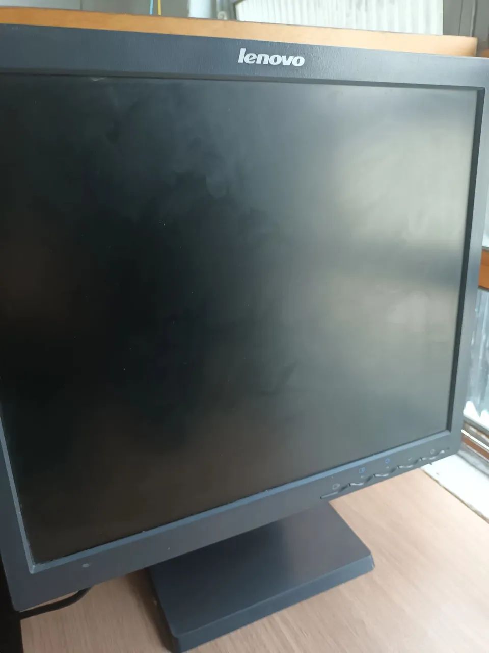 Monitor Lenovo 4428 AB1  - Foto 3