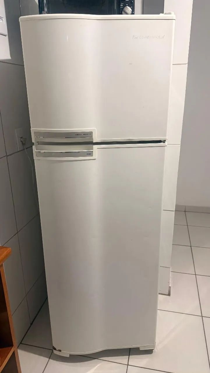 Geladeira e máquina de lavar