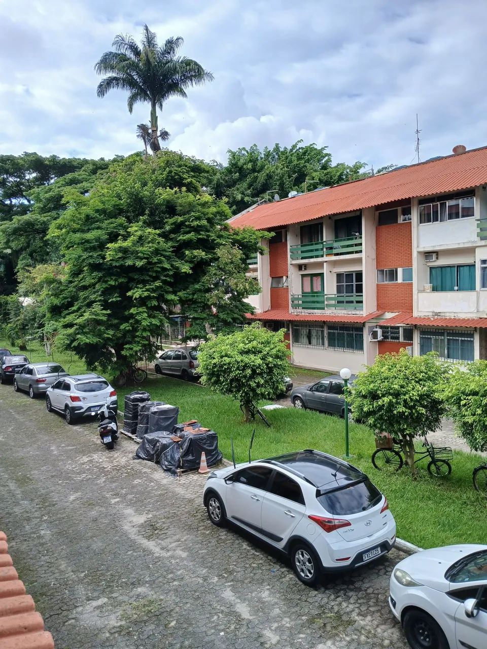 Aluga se kitinete por diaria.