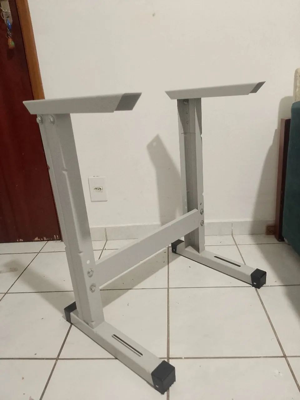 Mesa de Computador / Escritório- Base de Ferro sem Tampo - Foto 2