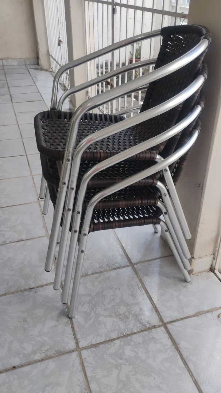 jogo de quatro cadeiras, com mesinha de centro para varanda - Foto 2