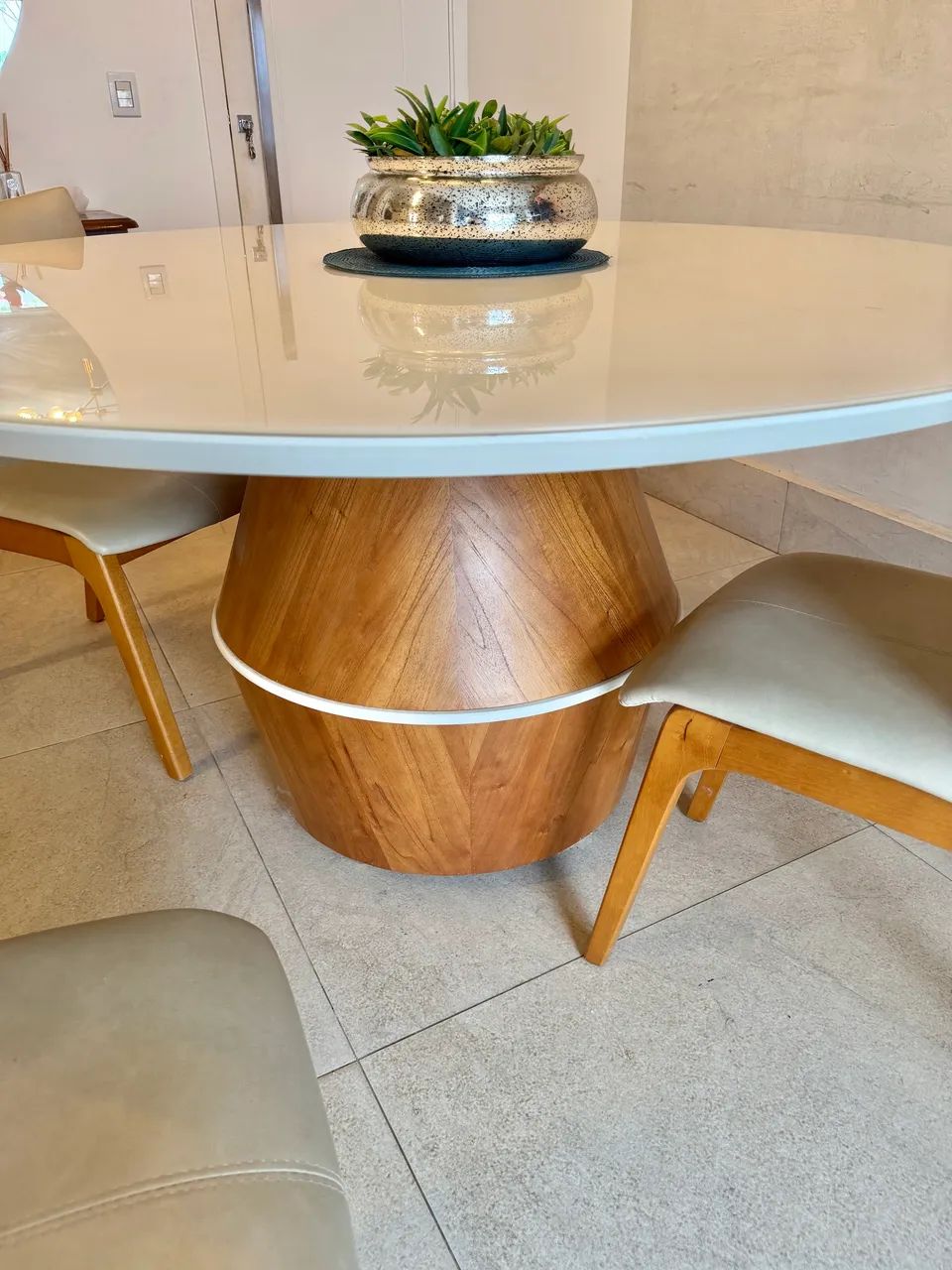 Mesa de jantar com 4 cadeiras