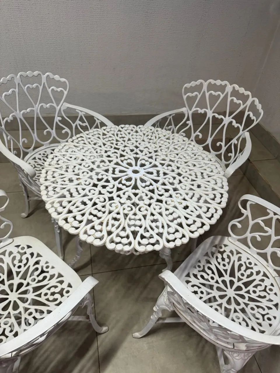 Conjunto de jardim - Mesa e cadeiras