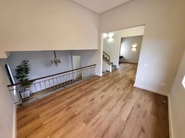 Casa no Condomínio Village com 4 Quartos 1 Suíte e 810 m² - Lauro de Freitas (SM)