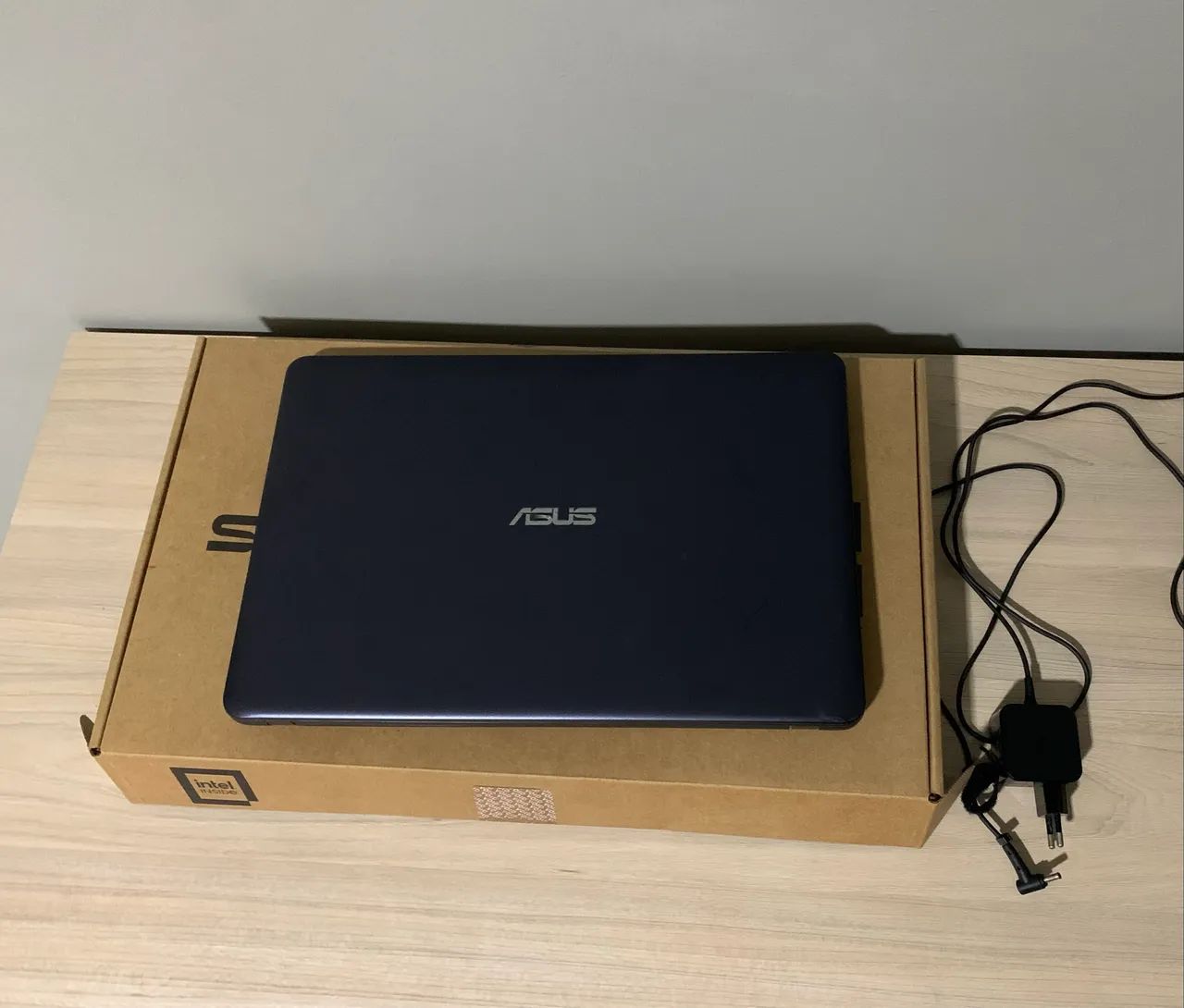     Notebook Asus Conservado - Completo com Caixa e Carregador - Foto 2