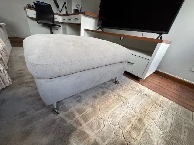 PUFF COM RODÍZIO EM SUEDE - Foto 2