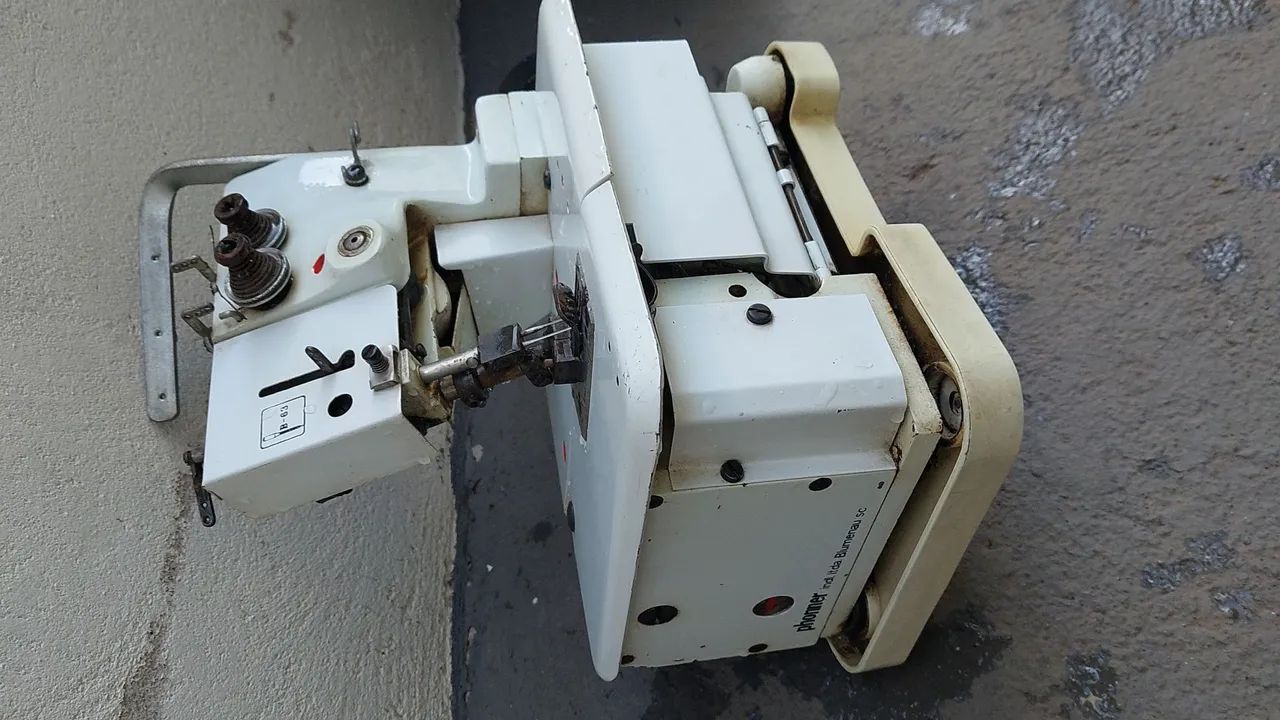 Máquina Overloque Industrial Phomer - Completa Mecânica - Sem Motor - Foto 2