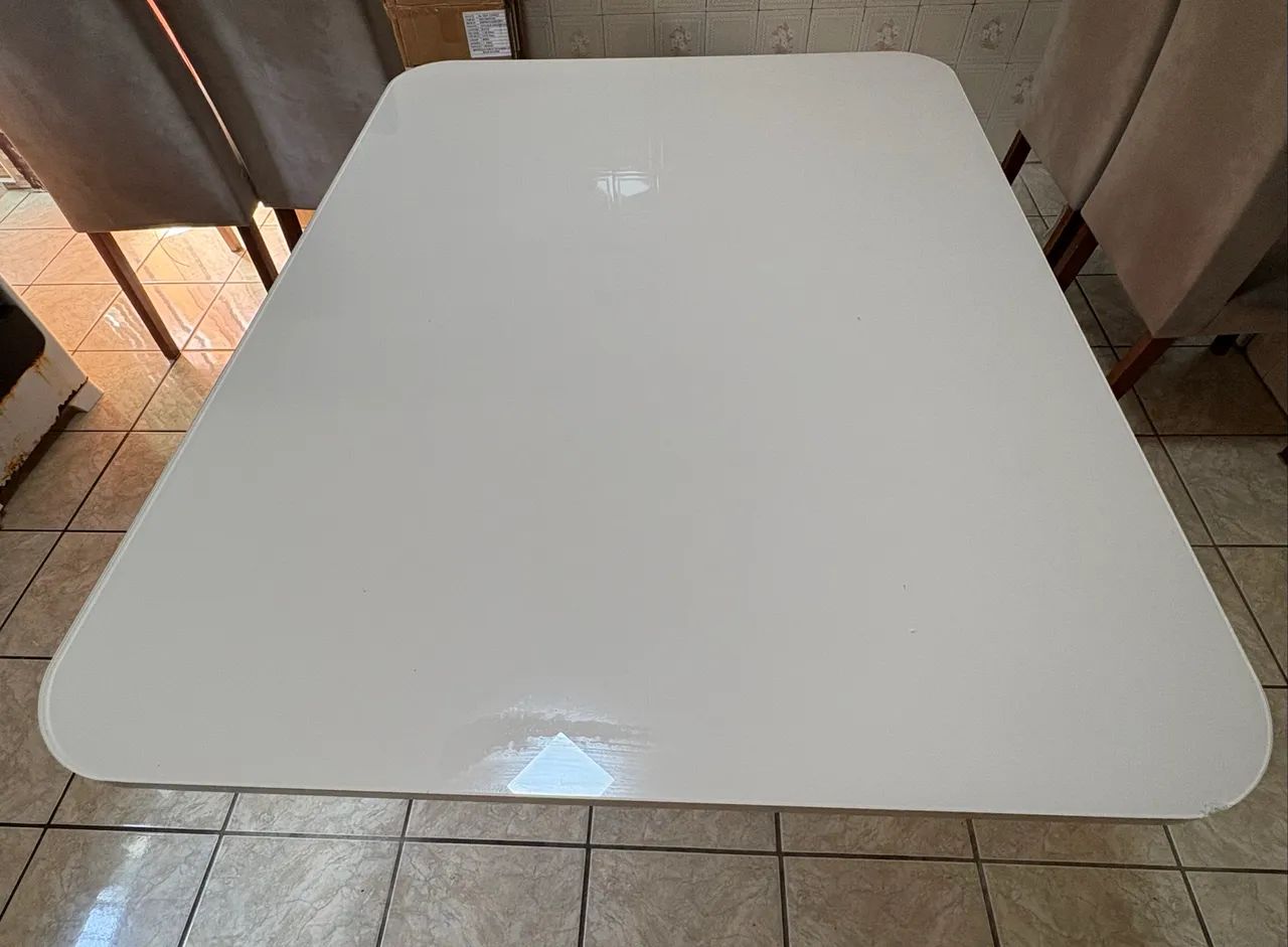 Mesa de Jantar com Tampo de Vidro Branco e Base de Madeira - Foto 3
