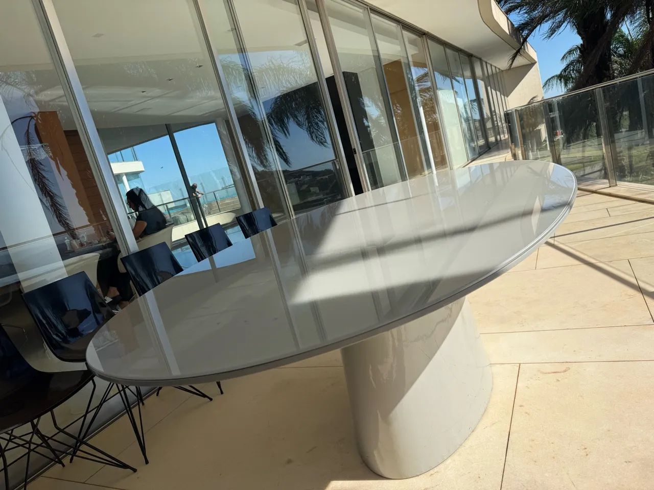 Mesa de Jantar Oval com Base Central Branca - Design Moderno - Foto 4