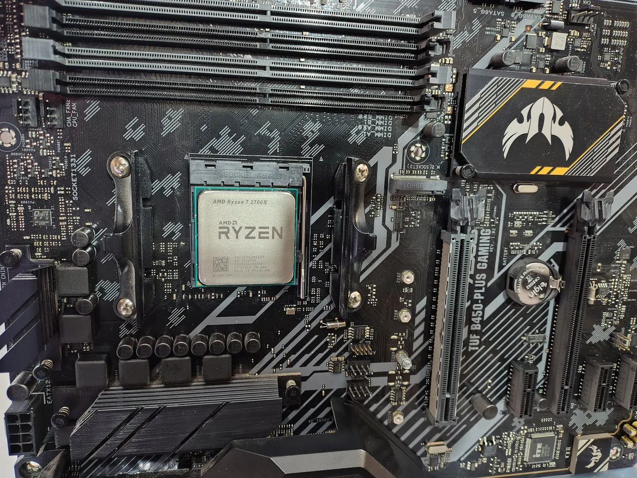 Placa mãe Asus ATX TUF B450 plus gaming com process Ryzen 7 2700X e cooler Wraith  Prism - Foto 3
