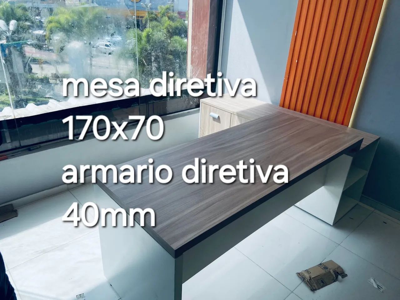 Mesa para escritório com armário  - Foto 2