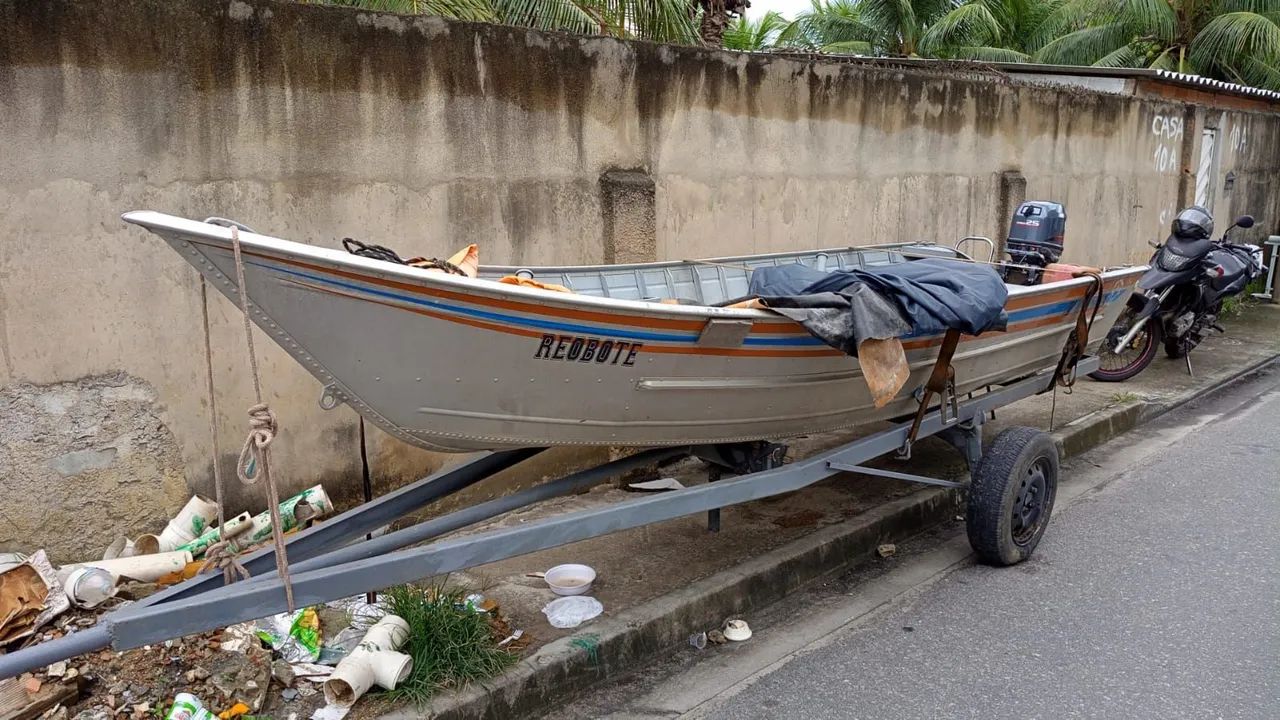 Barco de alumínio 