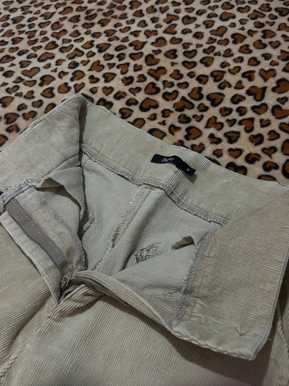 Calça Flare de Cotelê Bege (Mamo) - Foto 3