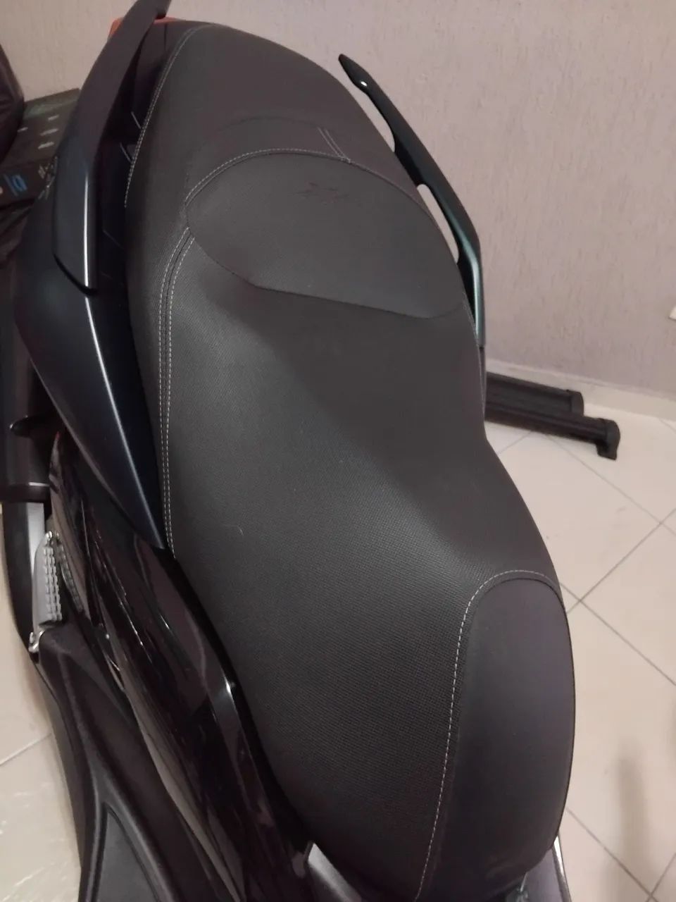 Xmax 2023 com baixa km - Foto 3