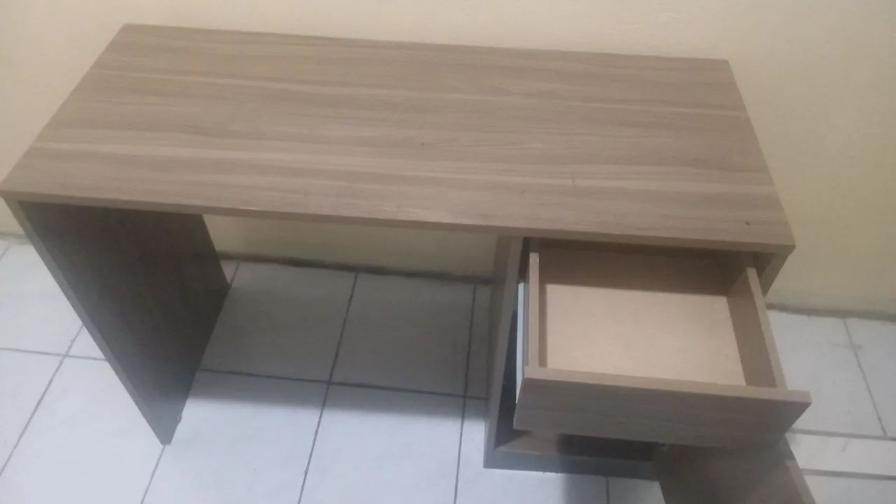 Escrivaninha para estudos 