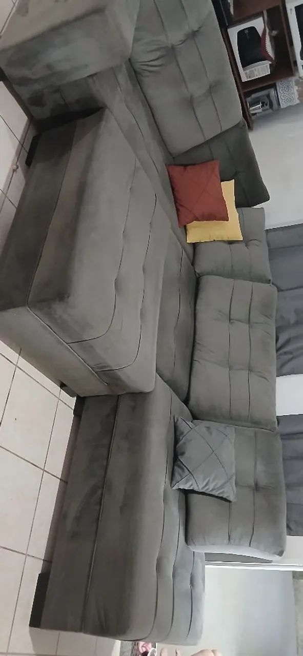 Sofá cinza   3  metros  de comprimentos  pouco tempo de uso.. - Foto 2