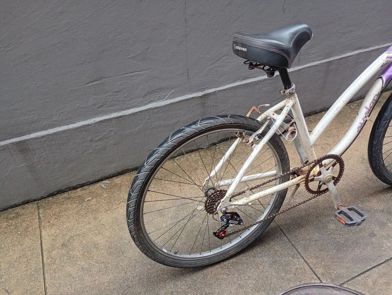 Bicicleta alumínio aro 26 7 v - Foto 3
