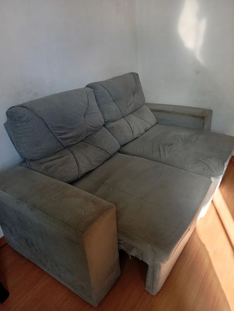Sofá retrátil cinza aceita cartão  - Foto 2